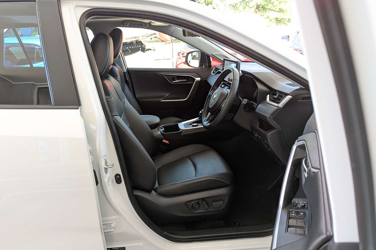 2024 Toyota RAV4 Cruiser AXAH54R