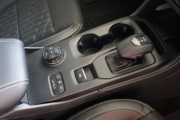 2025 Ford Everest Platinum  3.0L