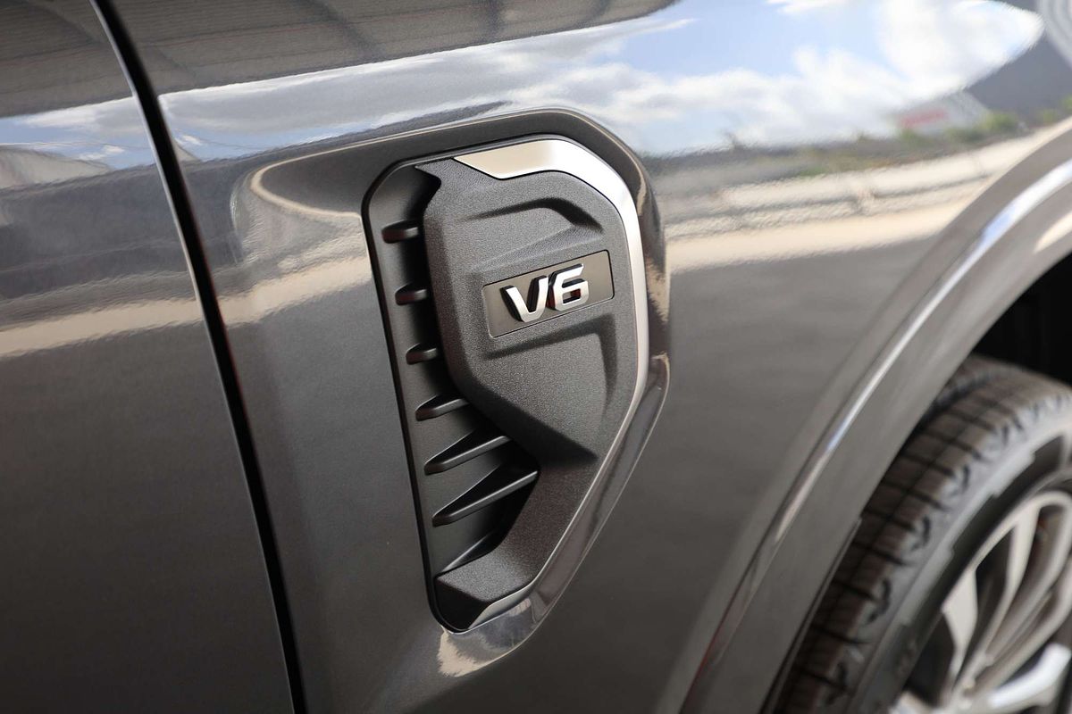 2025 Ford Everest Platinum  3.0L