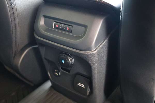 2025 Ford Everest Platinum  3.0L