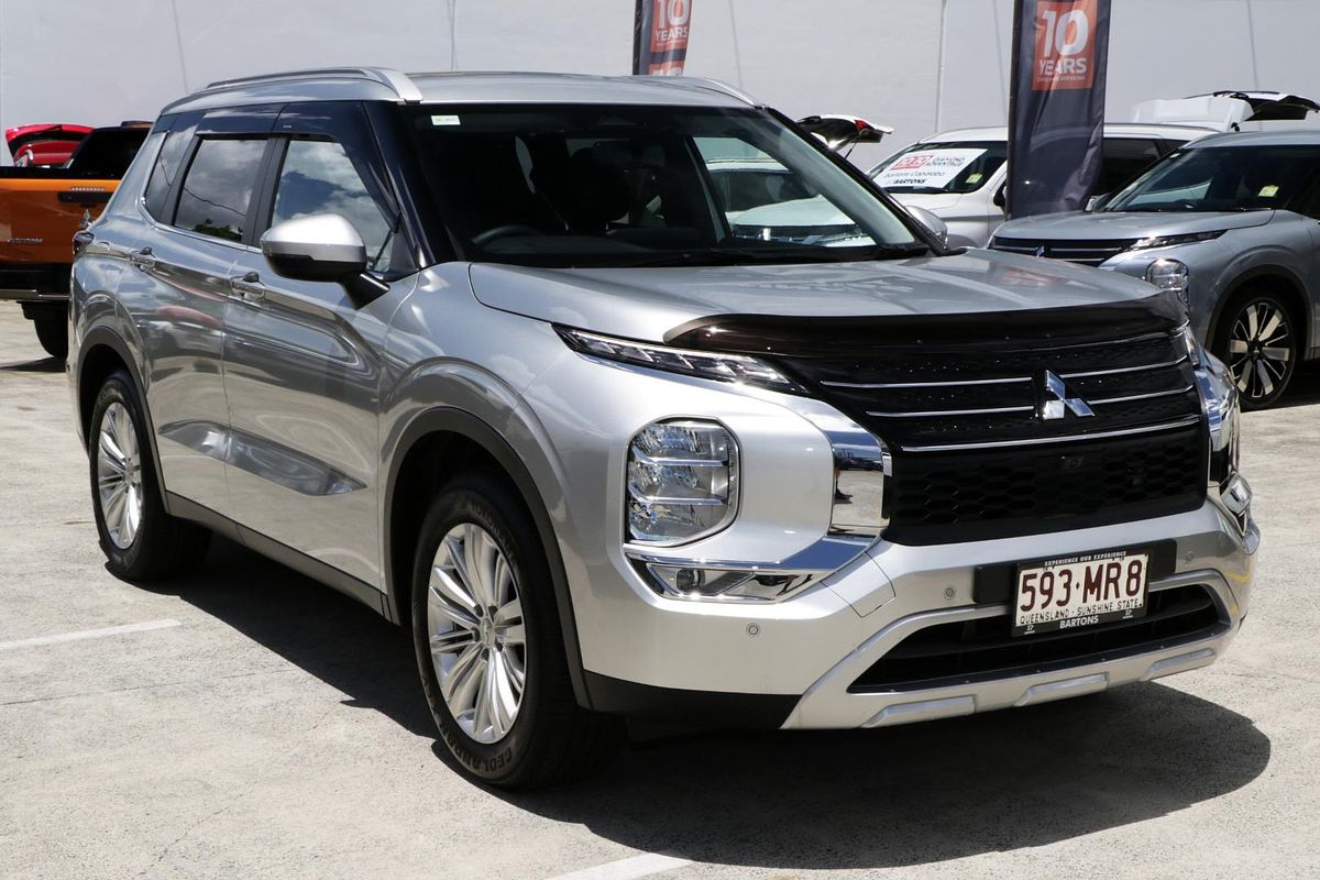 2024 Mitsubishi Outlander LS ZM