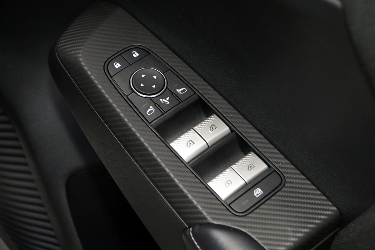 2024 Mitsubishi Outlander LS ZM