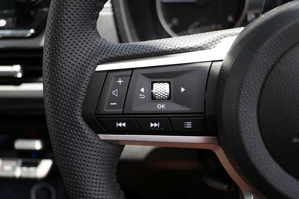 2025 Mitsubishi Triton GLS MV 4X4