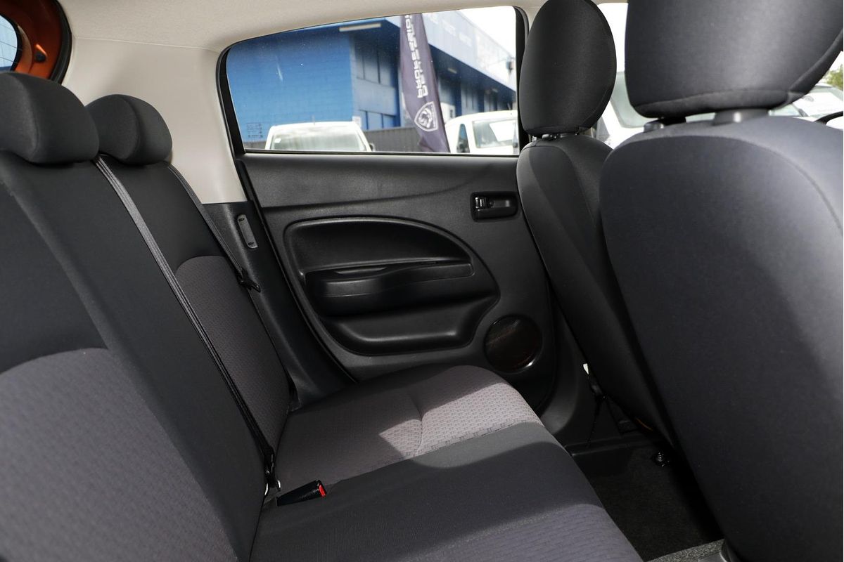 2016 Mitsubishi Mirage ES LA