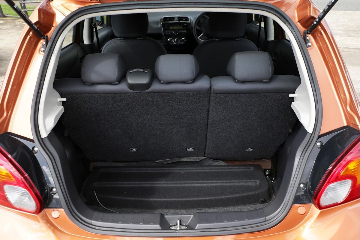 2016 Mitsubishi Mirage ES LA