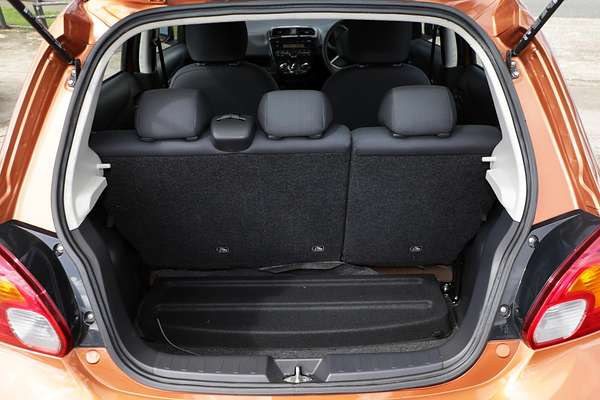 2016 Mitsubishi Mirage ES LA