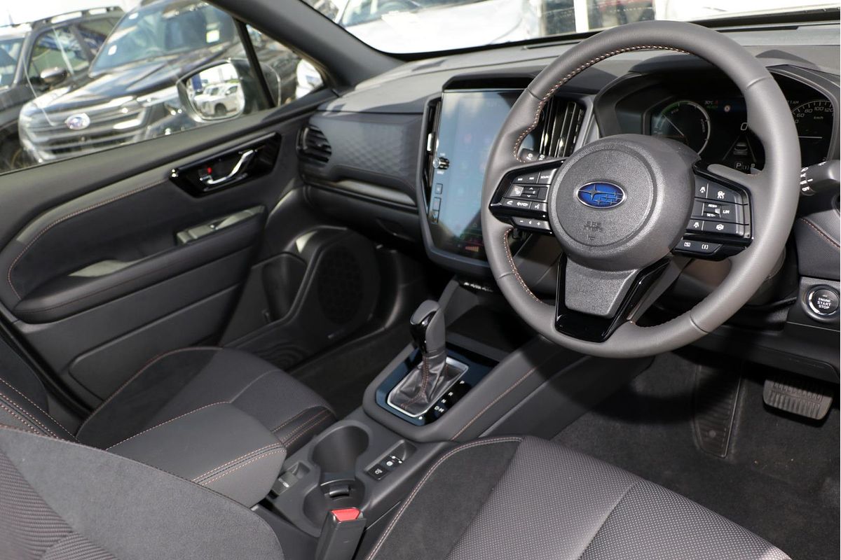 2025 Subaru Forester Hybrid Touring S6