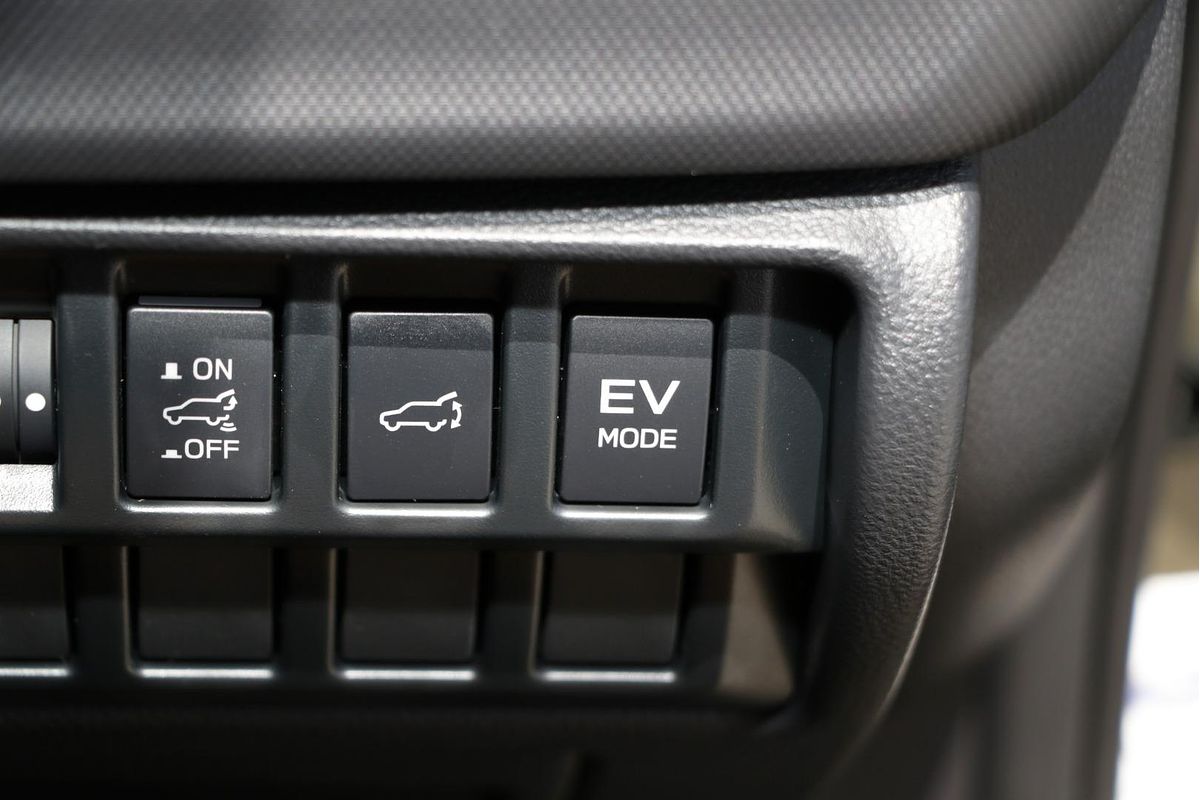 2025 Subaru Forester Hybrid Touring S6