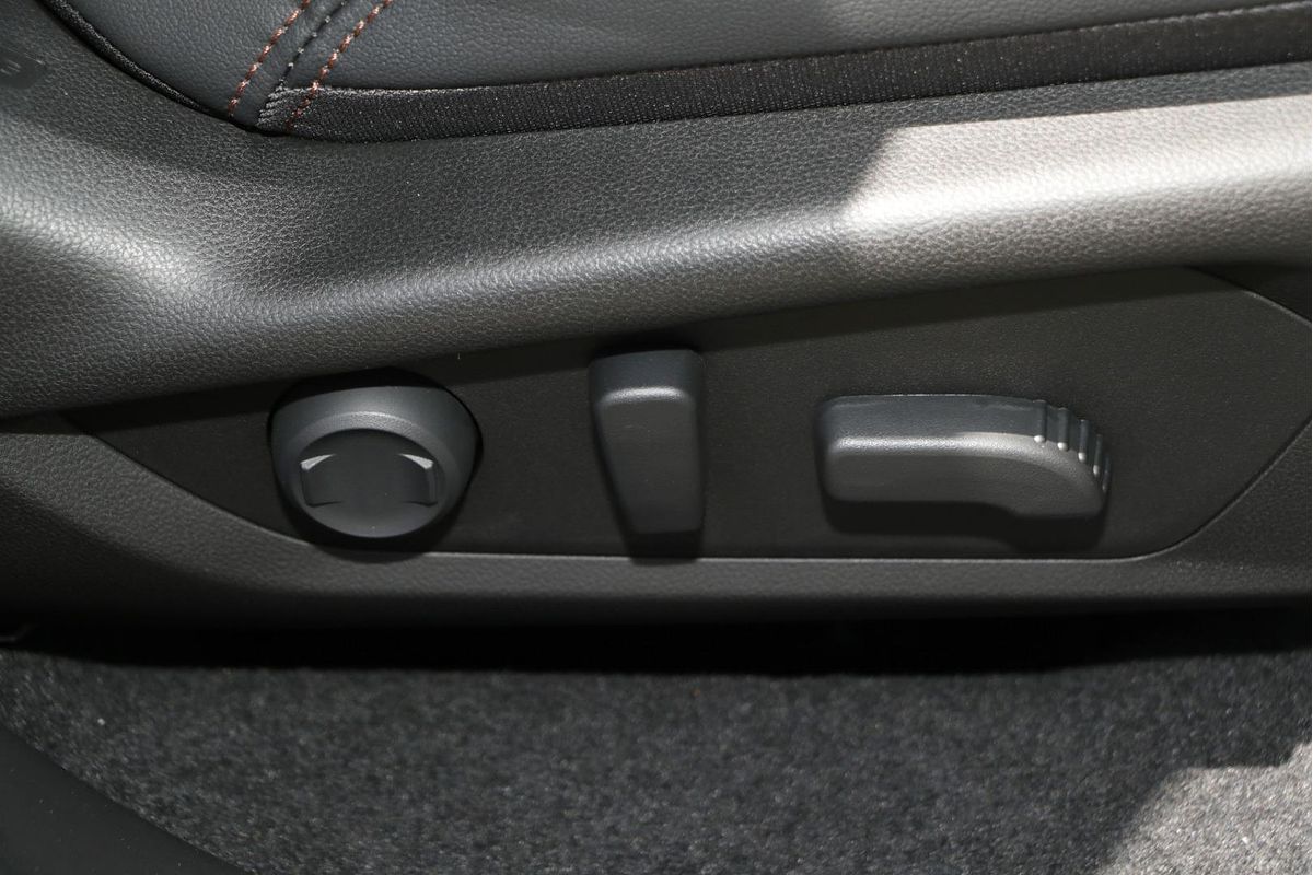 2025 Subaru Forester Hybrid Touring S6