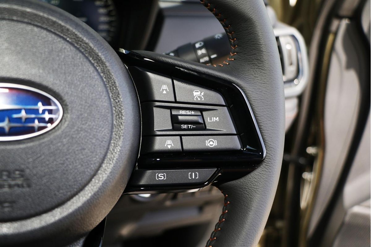 2025 Subaru Forester Hybrid Touring S6