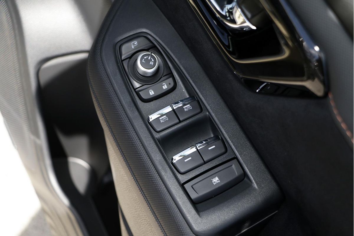 2025 Subaru Forester Hybrid Touring S6