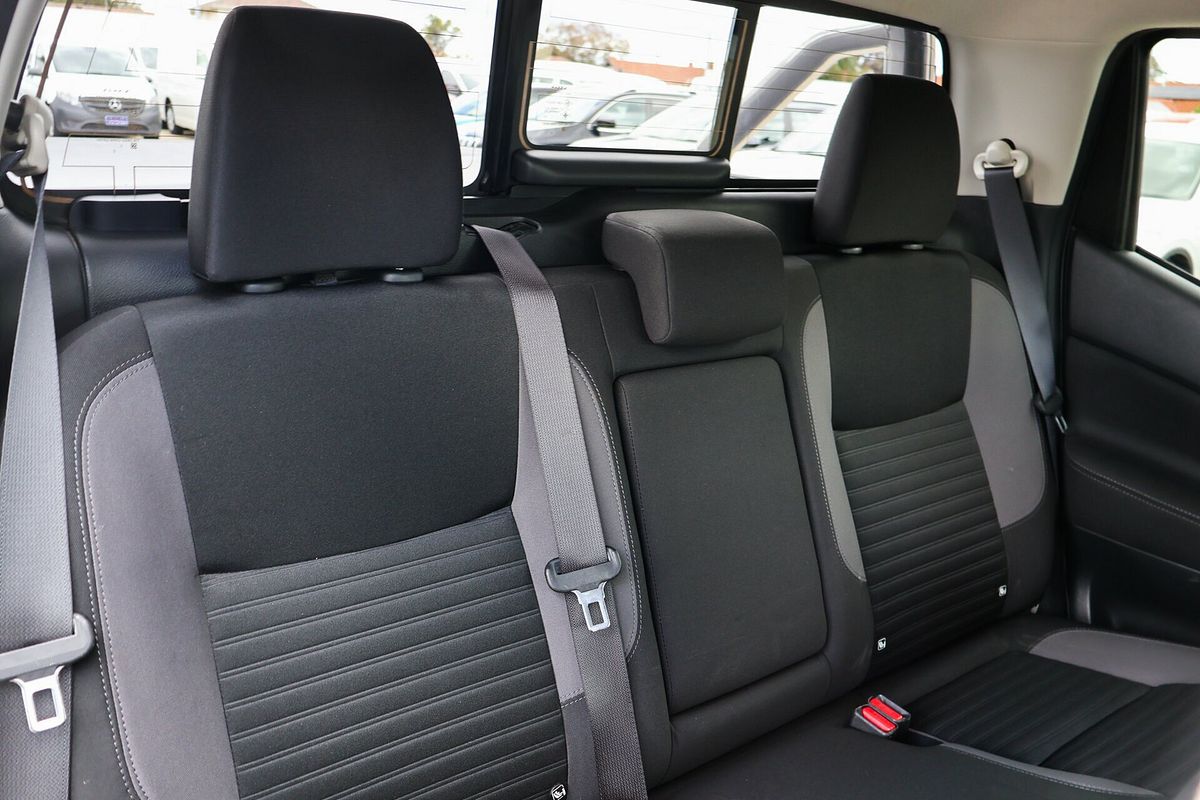 2021 Nissan Navara ST D23 4X4