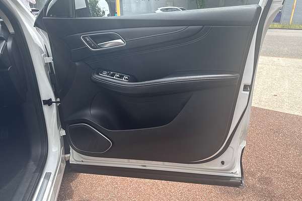 2021 MG HS Vibe SAS23