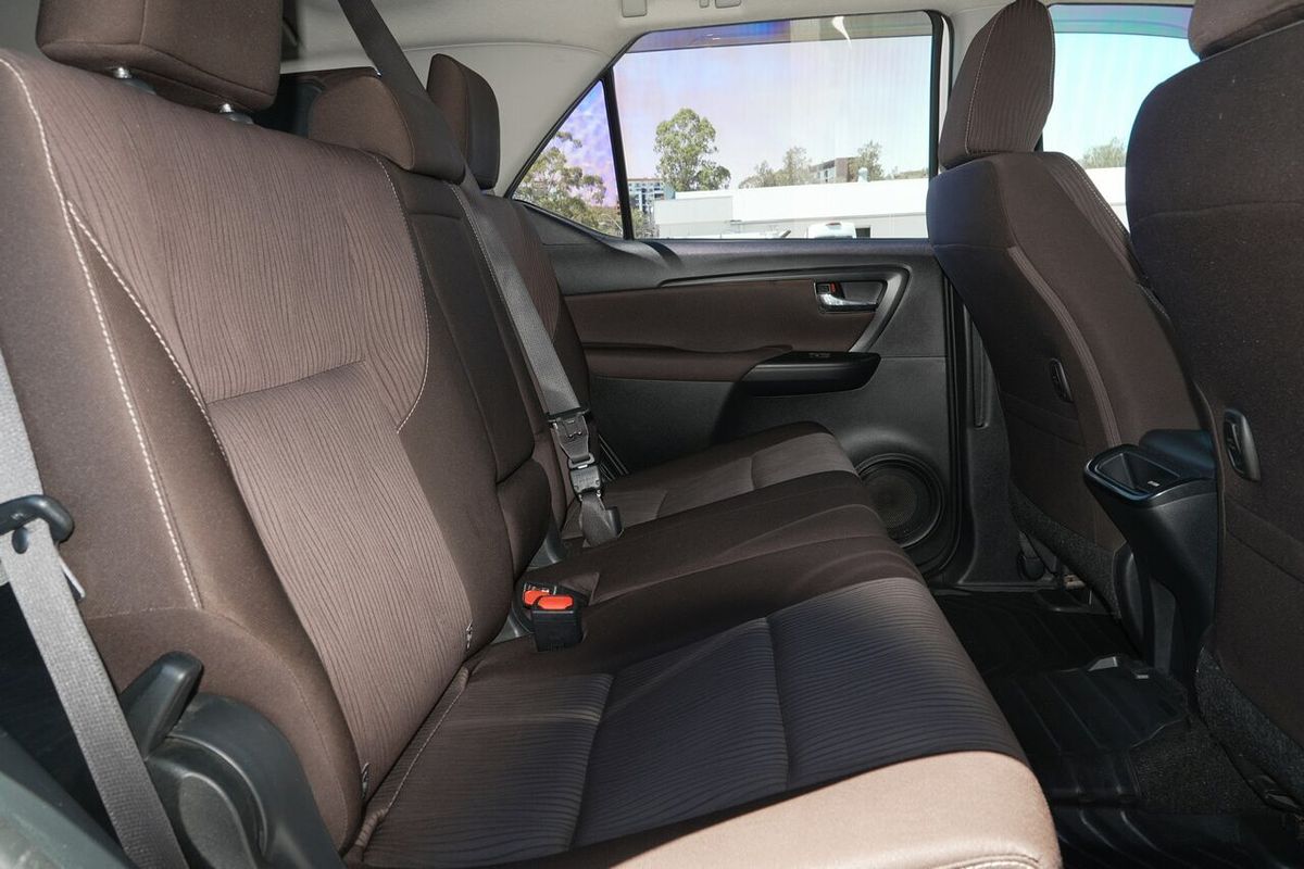 2015 Toyota Fortuner GX GUN156R