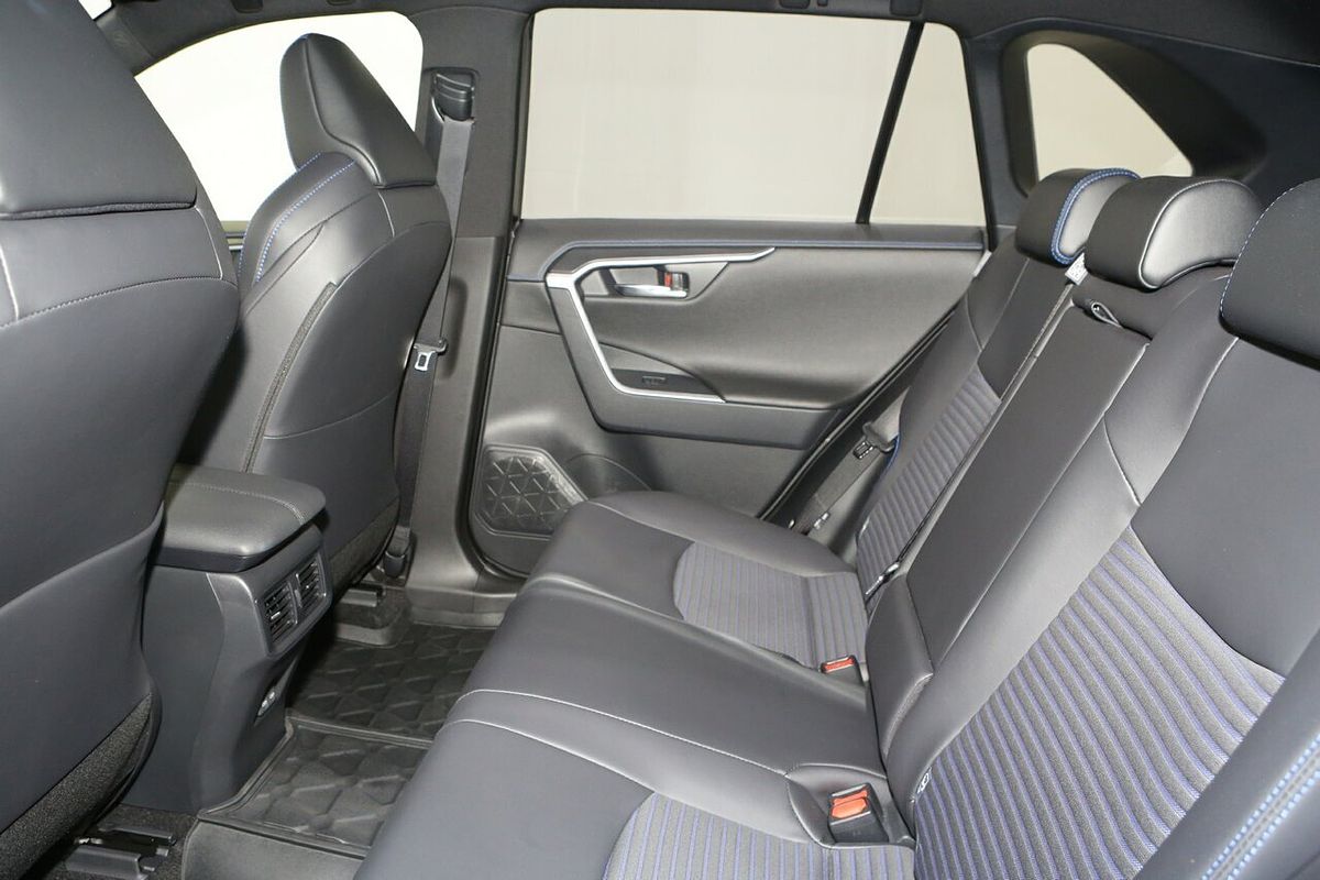 2024 Toyota RAV4 XSE AXAH52R