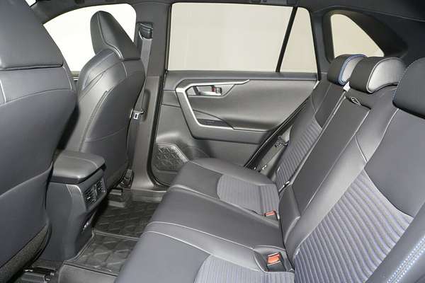 2024 Toyota RAV4 XSE AXAH52R