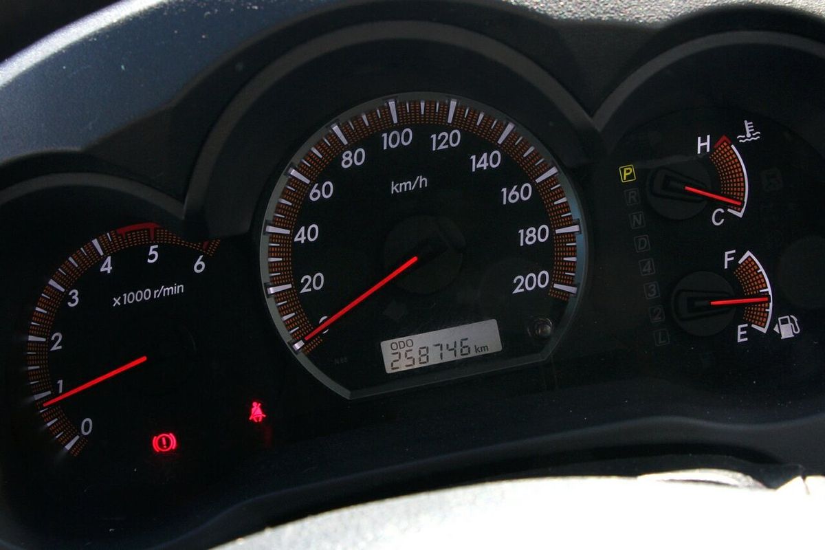 2014 Toyota Hilux SR KUN26R 4X4