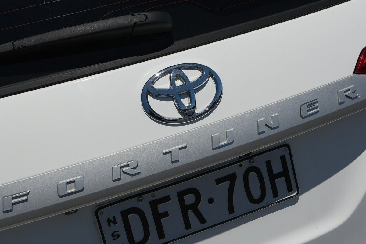 2015 Toyota Fortuner GX GUN156R