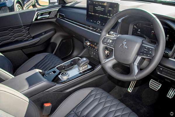 2025 Mitsubishi Outlander Exceed ZM