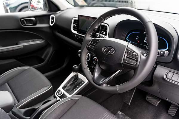 2025 Hyundai Venue Elite QX.V5