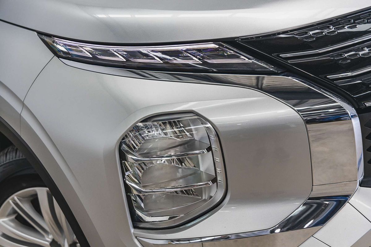 2023 Mitsubishi Outlander ES ZM