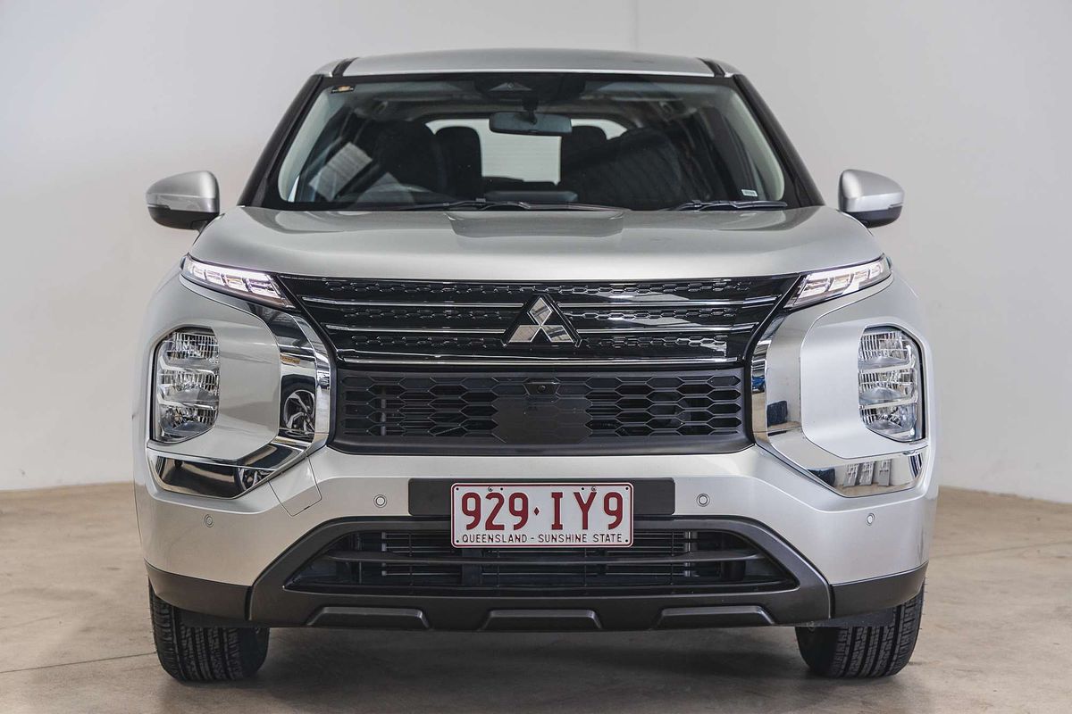 2023 Mitsubishi Outlander ES ZM