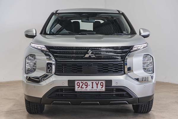 2023 Mitsubishi Outlander ES ZM