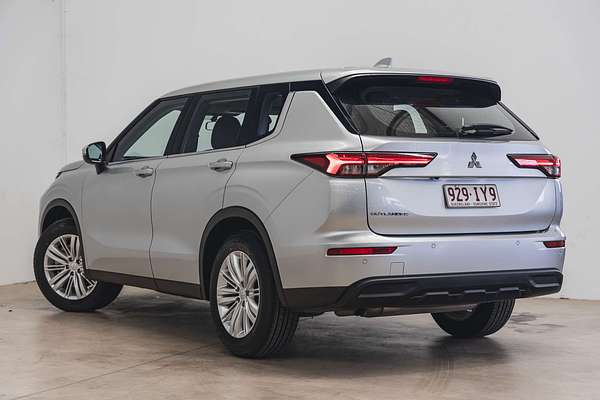 2023 Mitsubishi Outlander ES ZM
