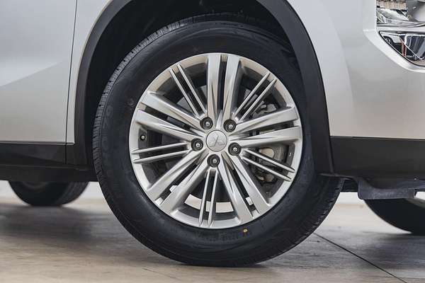 2023 Mitsubishi Outlander ES ZM