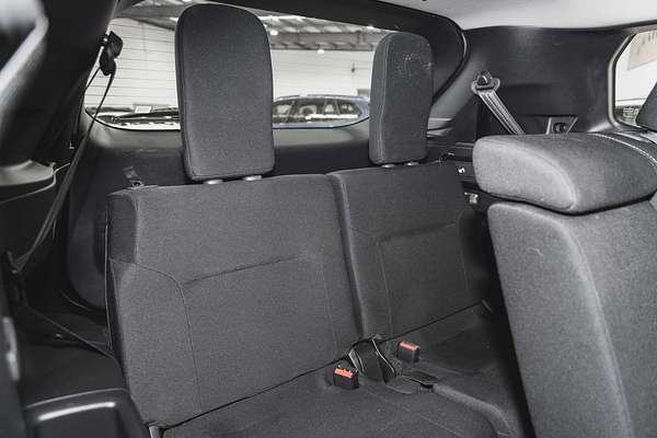 2023 Mitsubishi Outlander ES ZM