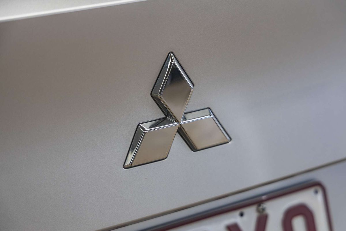 2023 Mitsubishi Outlander ES ZM