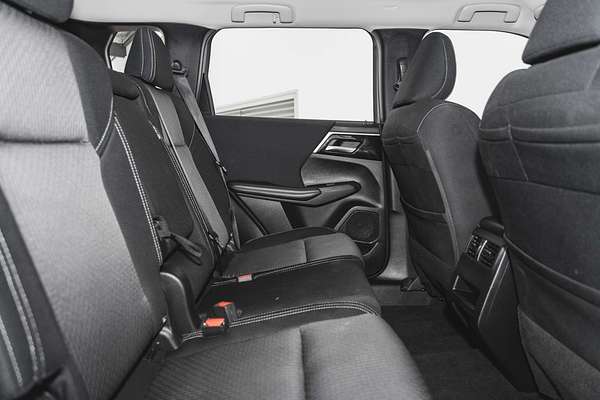 2023 Mitsubishi Outlander ES ZM