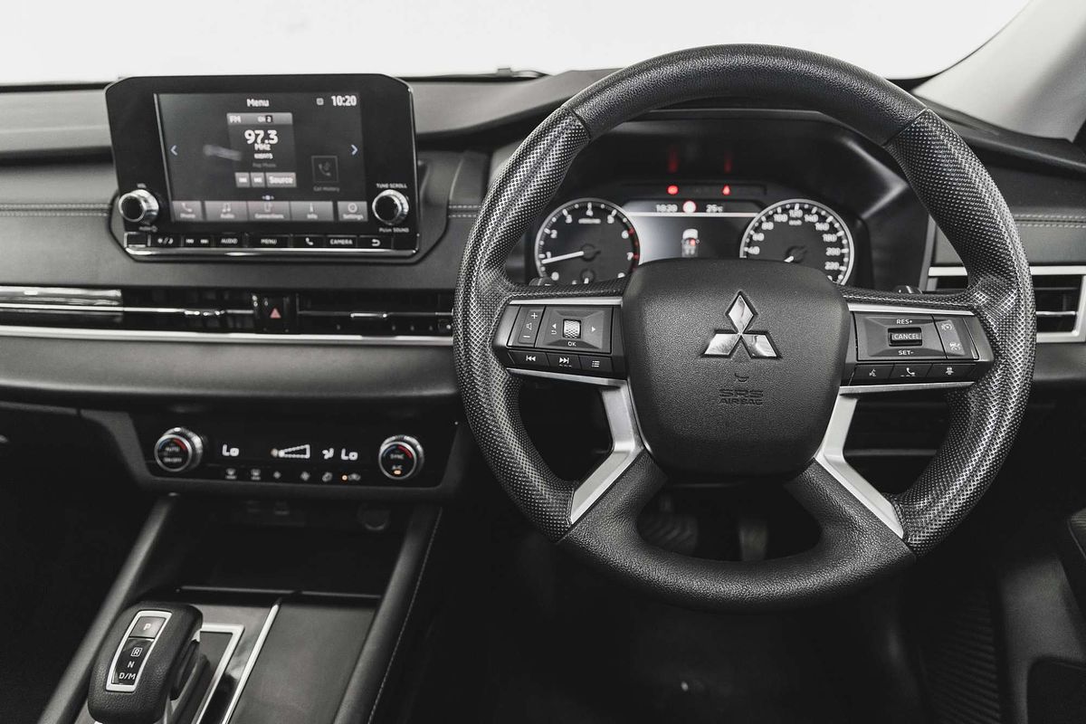 2023 Mitsubishi Outlander ES ZM