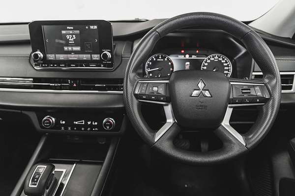 2023 Mitsubishi Outlander ES ZM