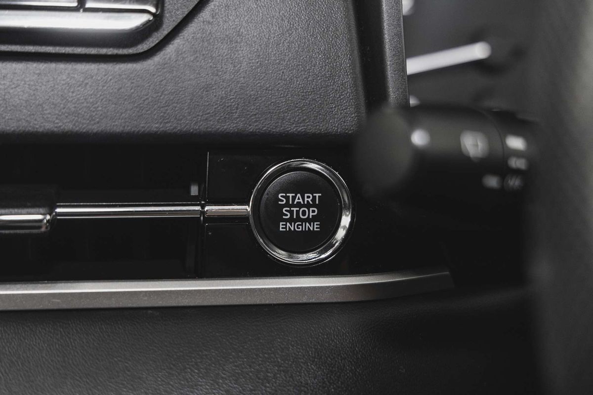 2023 Mitsubishi Outlander ES ZM