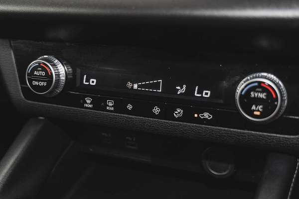 2023 Mitsubishi Outlander ES ZM