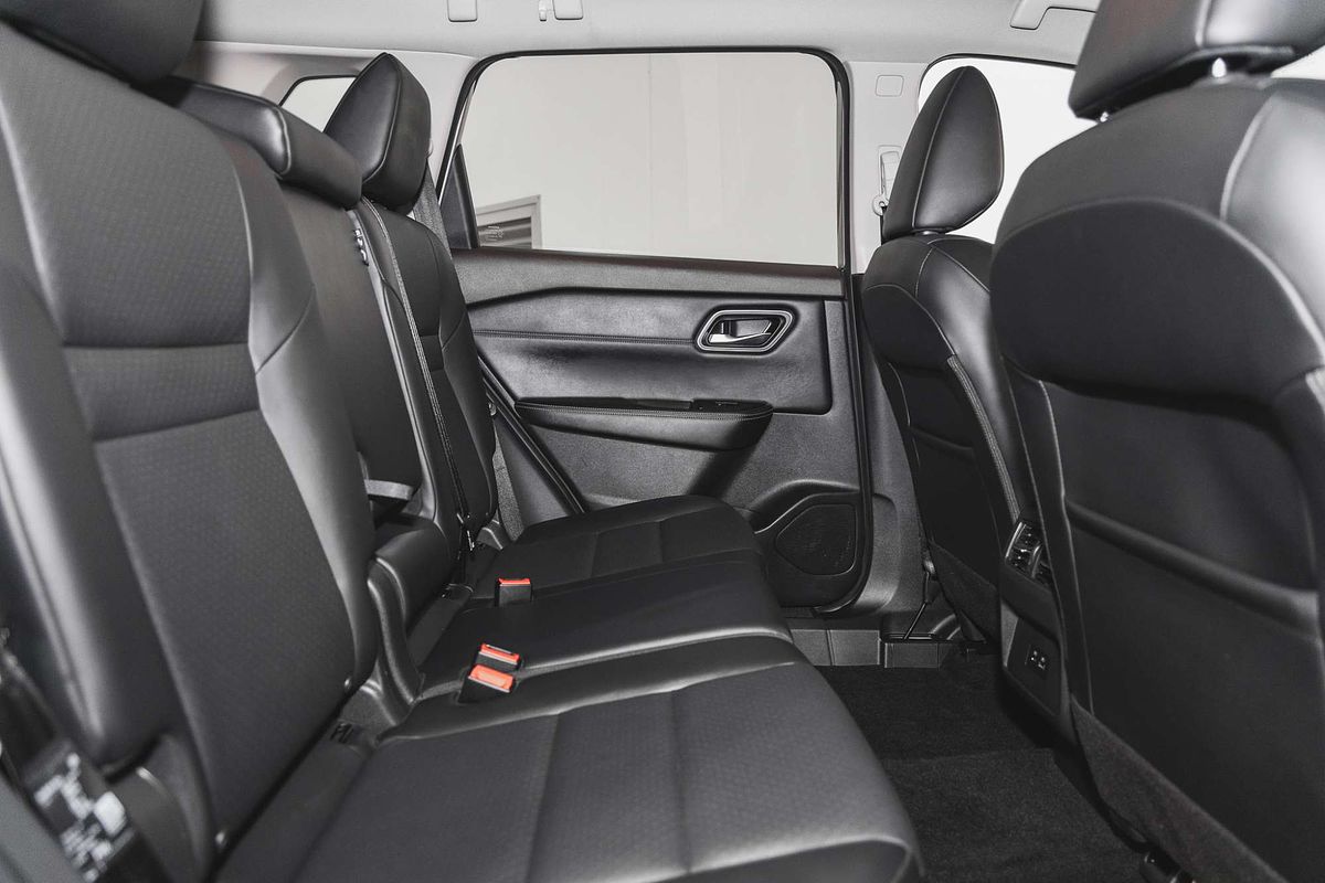 2023 Nissan X-TRAIL ST-L T33