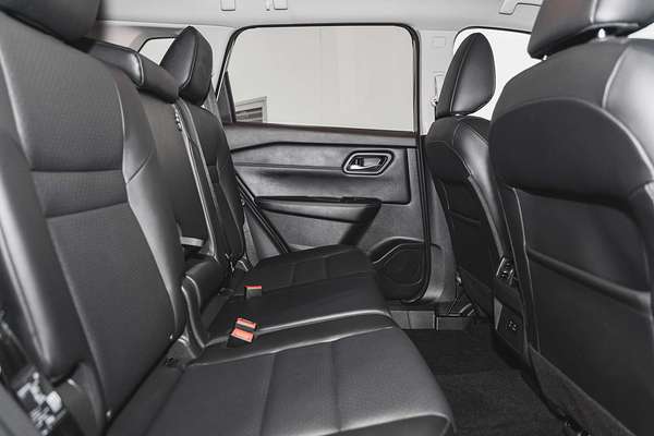 2023 Nissan X-TRAIL ST-L T33