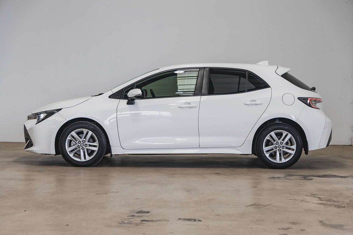 2020 Toyota Corolla SX MZEA12R