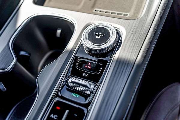 2025 Chery Tiggo 8 Super Hybrid Ultimate T31