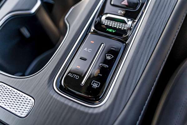 2025 Chery Tiggo 8 Super Hybrid Ultimate T31