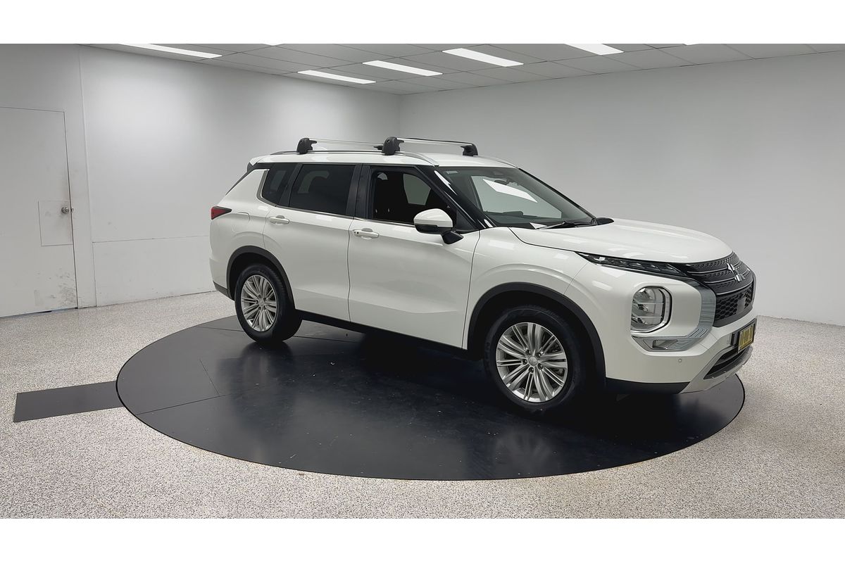 2023 Mitsubishi Outlander LS ZM