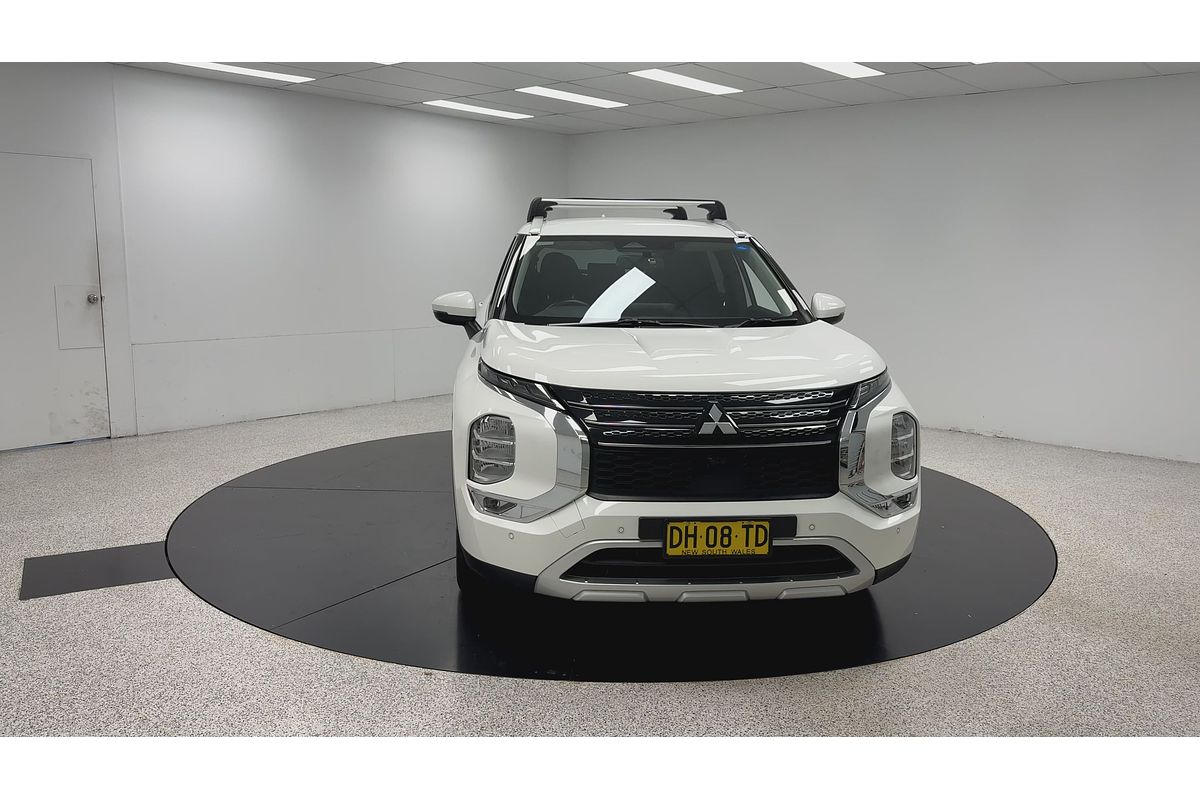 2023 Mitsubishi Outlander LS ZM