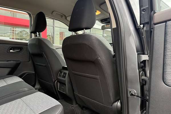 2024 Nissan X-TRAIL ST T33