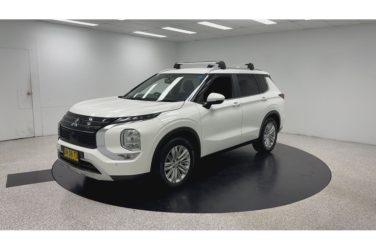 2023 Mitsubishi Outlander LS ZM