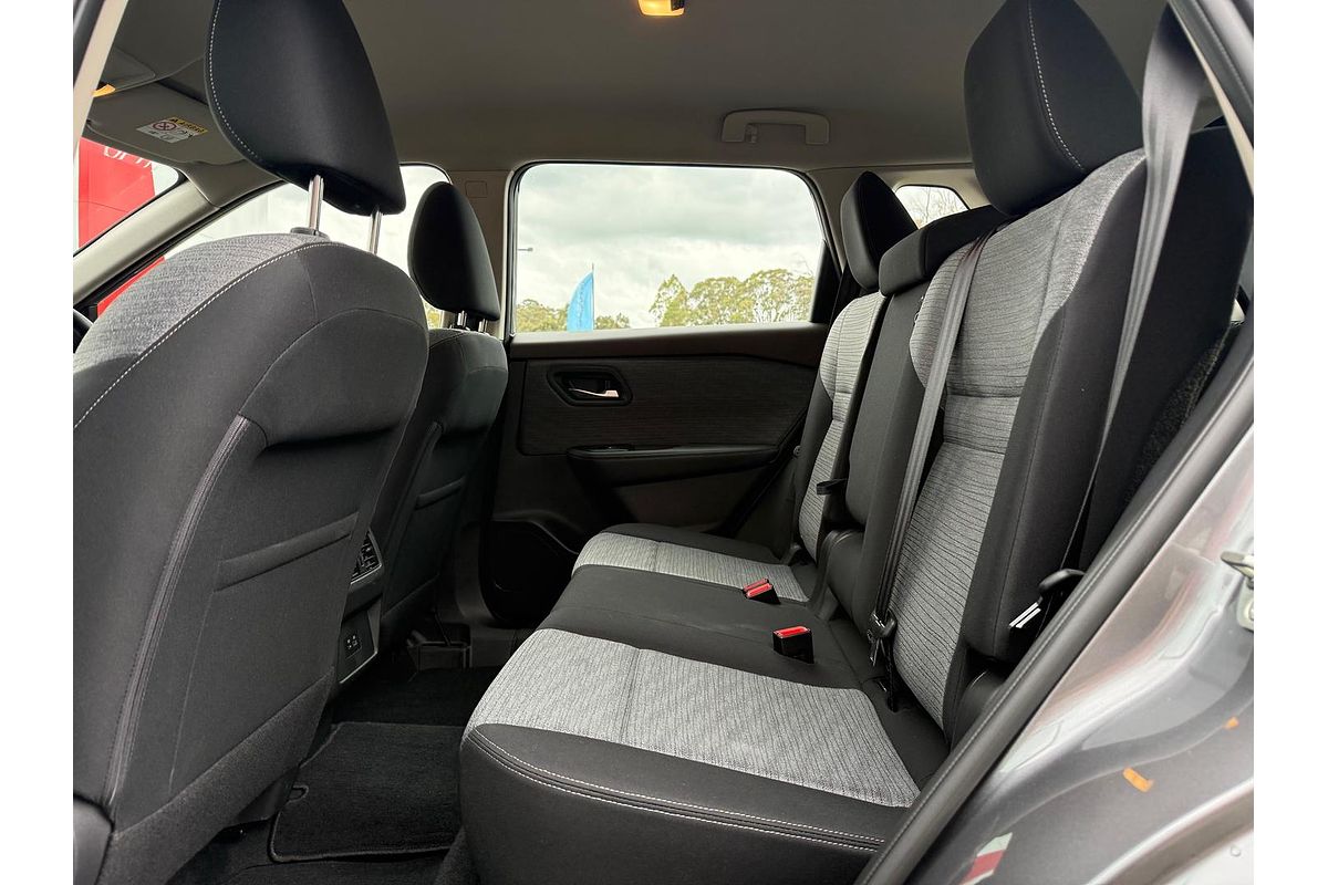 2024 Nissan X-TRAIL ST T33