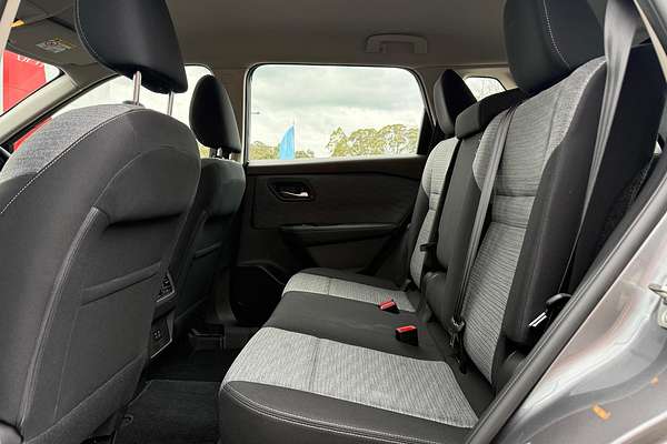 2024 Nissan X-TRAIL ST T33