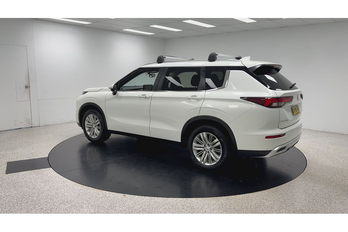 2023 Mitsubishi Outlander LS ZM