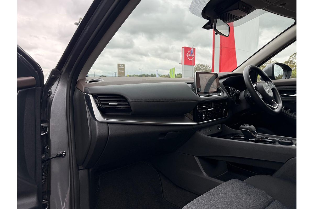 2024 Nissan X-TRAIL ST T33