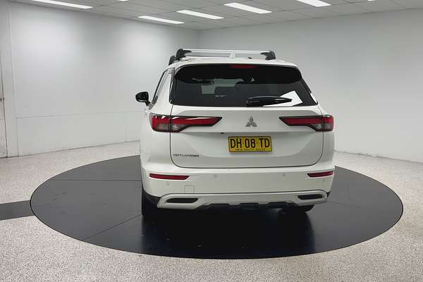2023 Mitsubishi Outlander LS ZM